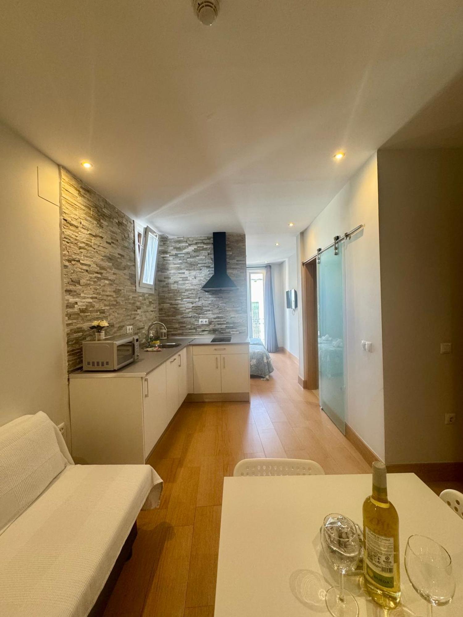 Alcazar Apartment *